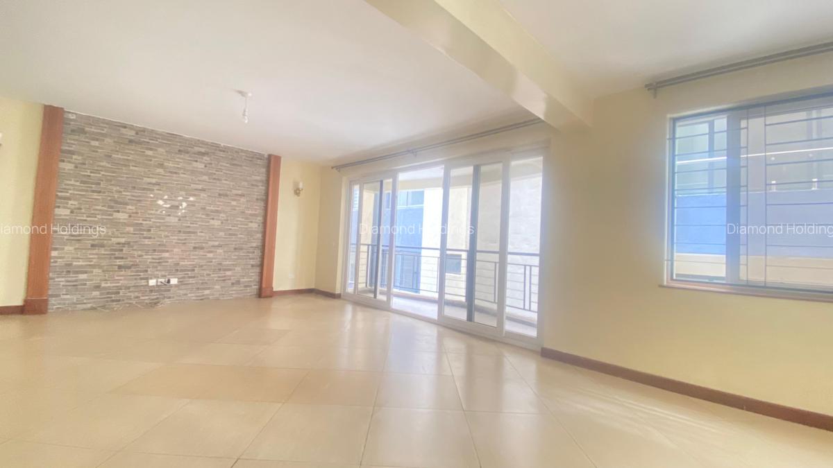 4 Bed Apartment with En Suite at Parklands - 1