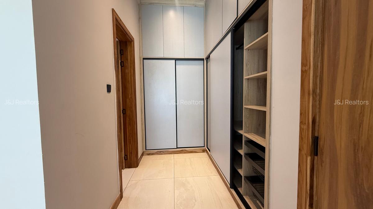 4 Bed Apartment with En Suite in Loresho - 12