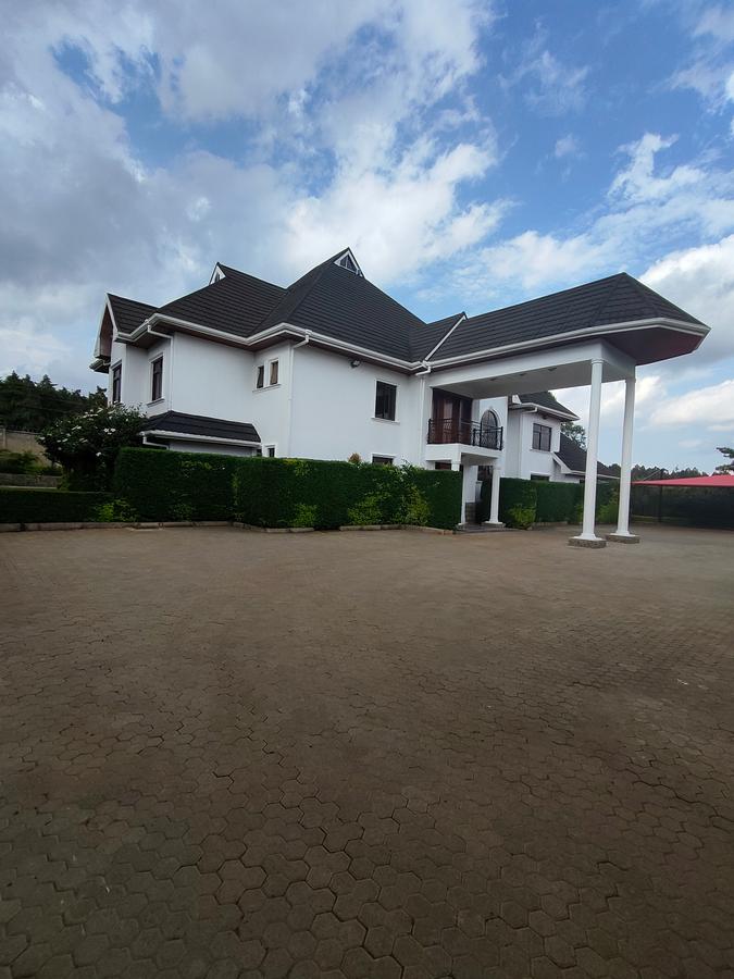 5 Bed House with En Suite at Ack - 5