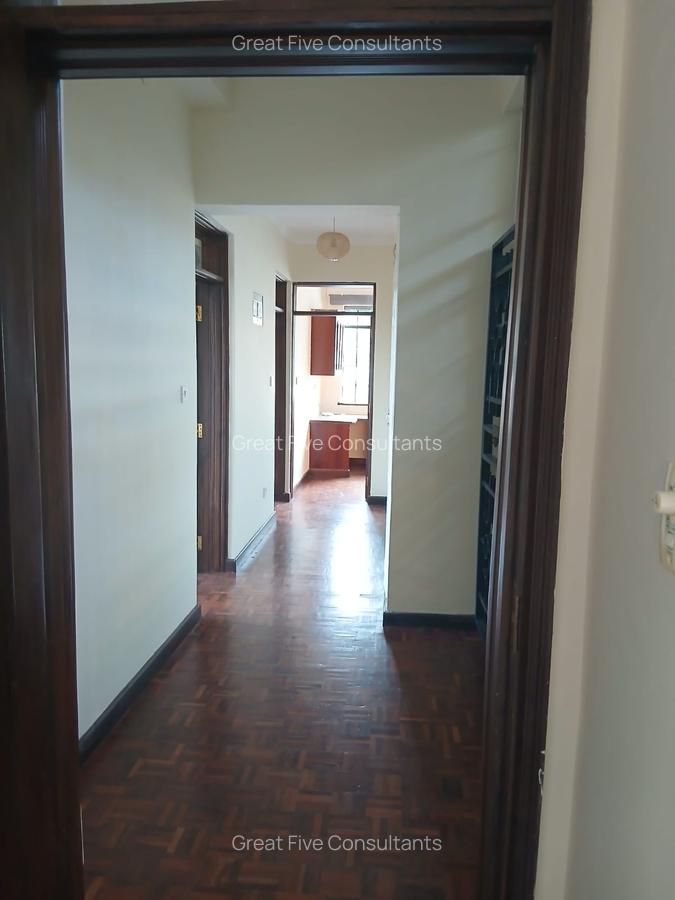 5 Bed Villa with En Suite in Runda - 12