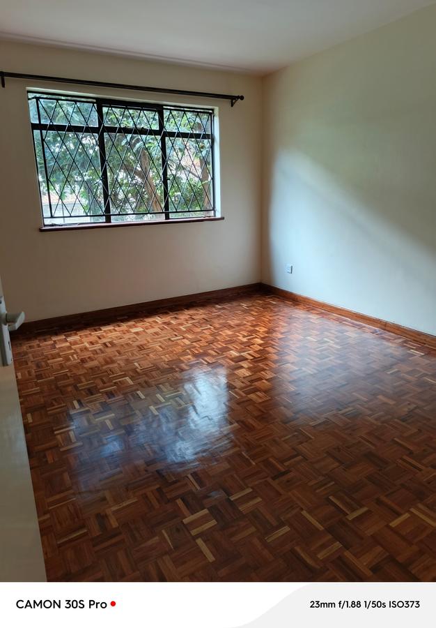 4 Bed Apartment with En Suite at Lavington - 8 4 Bed Apartment with En Suite at Lavington - 8
