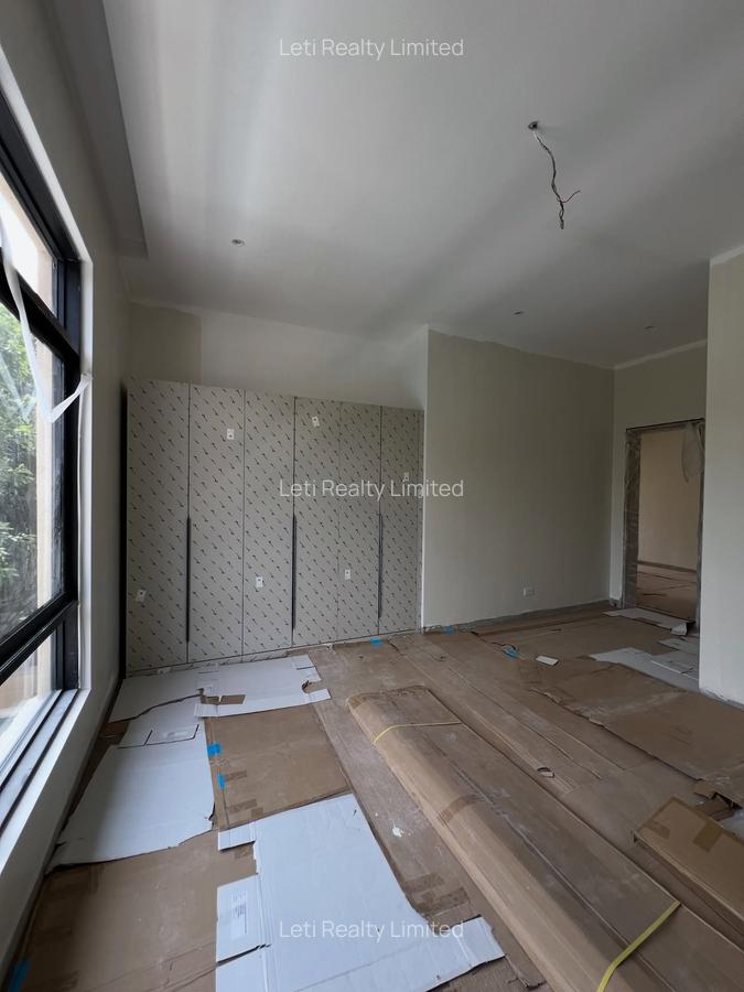 5 Bed Townhouse with En Suite in Lavington - 5