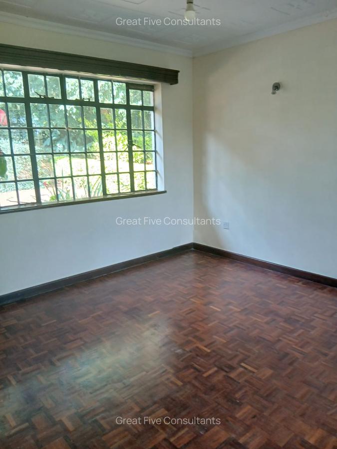 5 Bed Villa with En Suite in Runda - 16