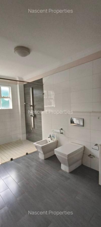 4 Bed House with En Suite in Runda - 7