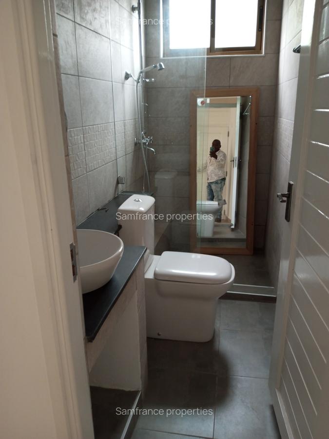 4 Bed Townhouse with Garden at Links Road - 7