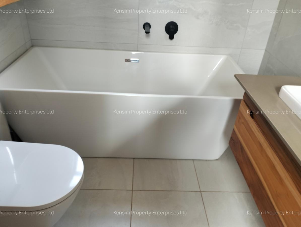 4 Bed Townhouse with En Suite in Loresho - 11