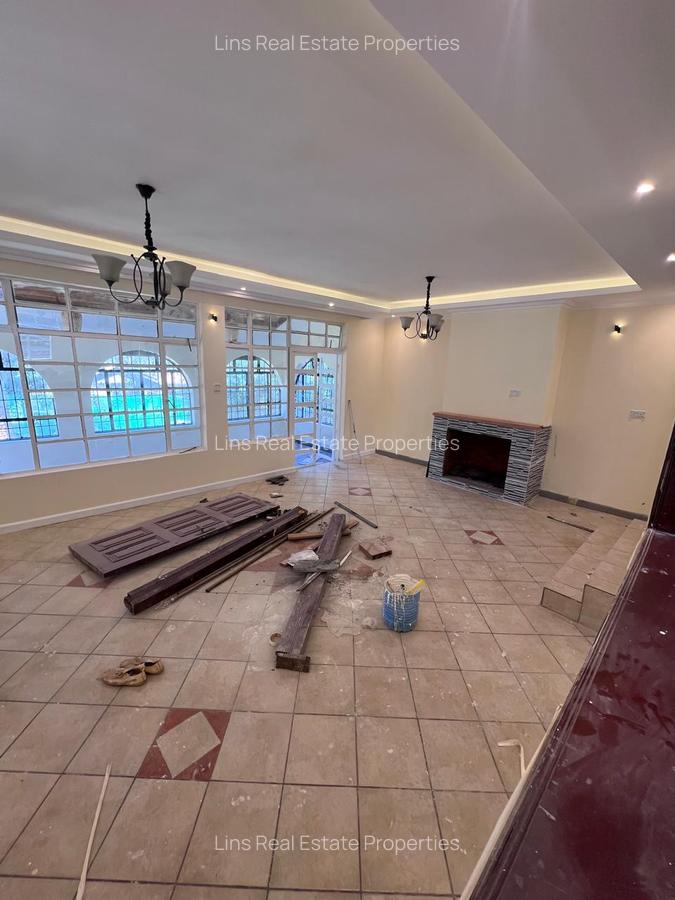 5 Bed House with En Suite in Mountain View - 6