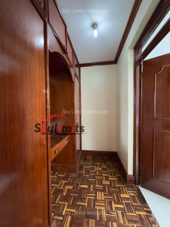 5 Bed House with En Suite in Runda - 14