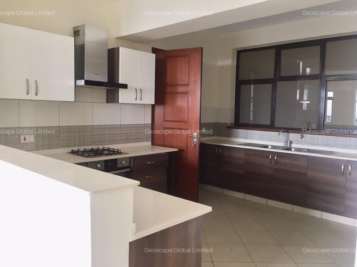 3 Bed Apartment with En Suite in Westlands Area - 16