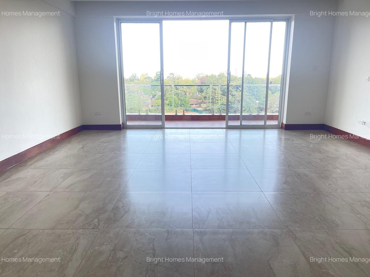 3 Bed Apartment with En Suite in Parklands - 4