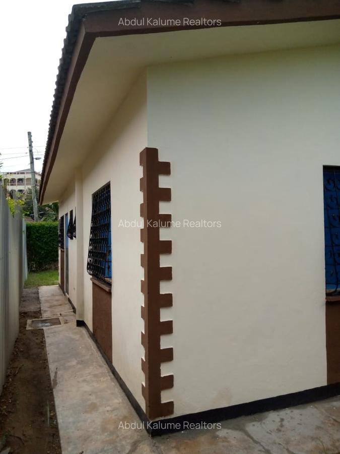 2 Bed House with En Suite at Bamburi - 3