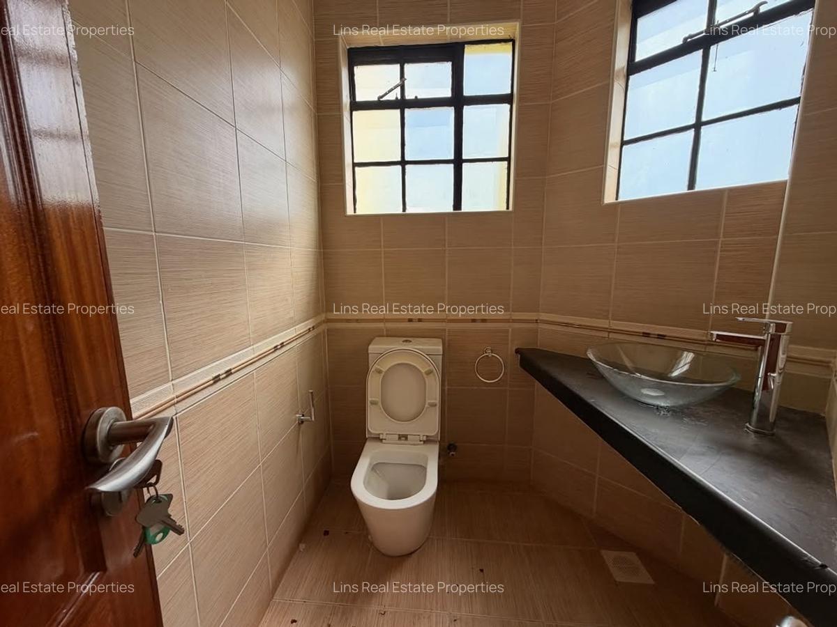 5 Bed Townhouse with En Suite in Lavington - 8