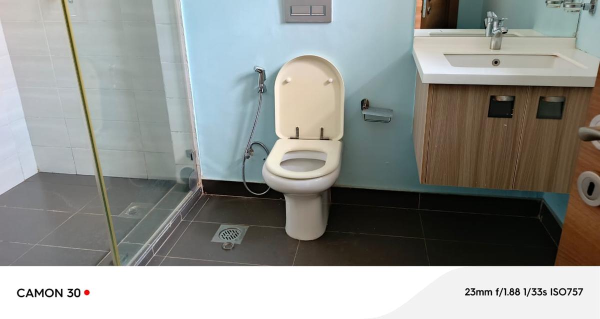 5 Bed Townhouse with En Suite in Lavington - 9
