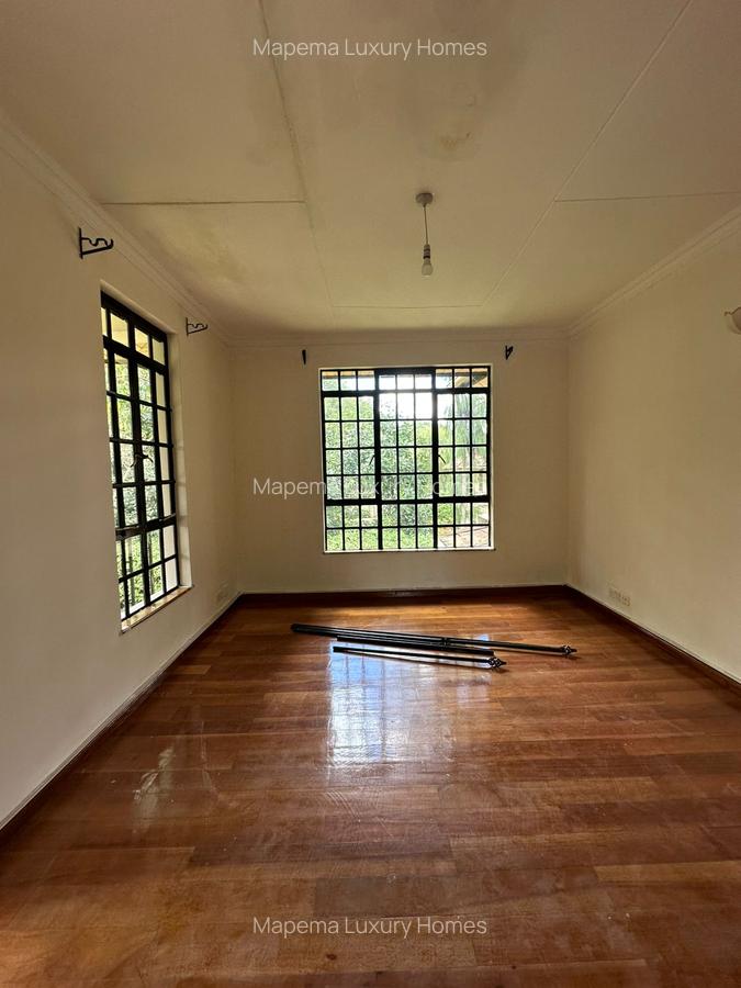 4 Bed House with Swimming Pool at Miotoni - 4