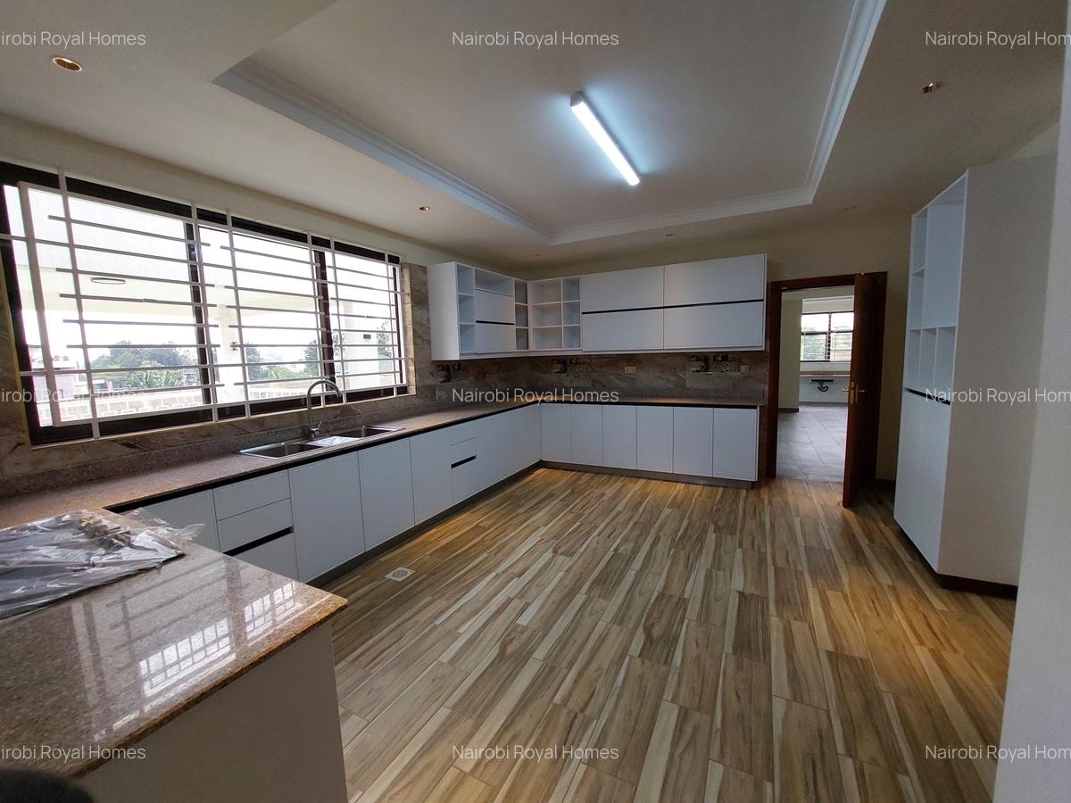 5 Bed House with En Suite at Runda Road - 18