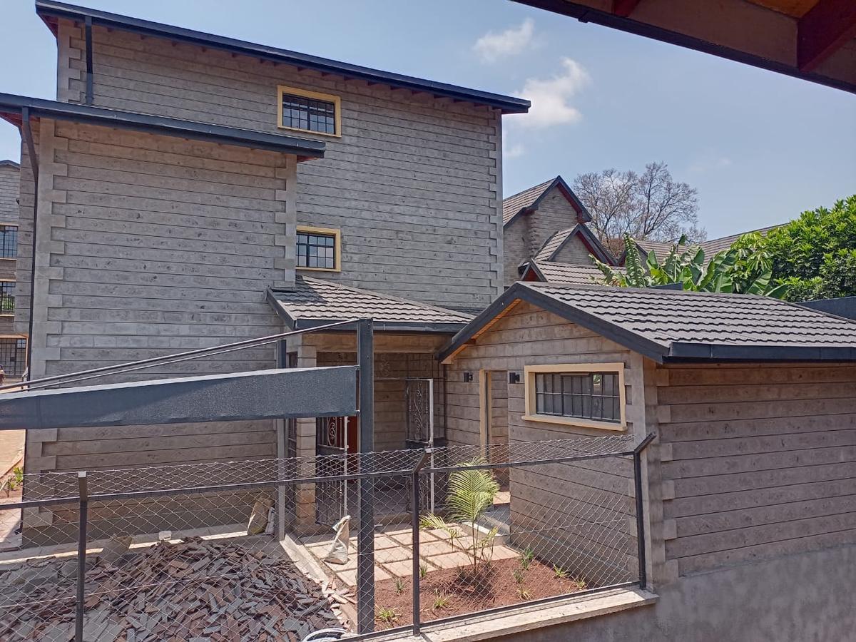 5 Bed Villa with En Suite at Lavington - 3