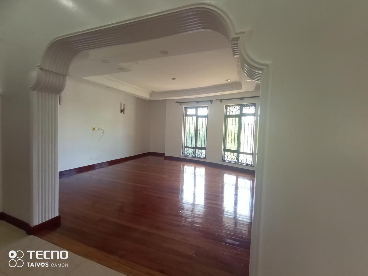 5 Bed House with En Suite at Benin Dr - 20