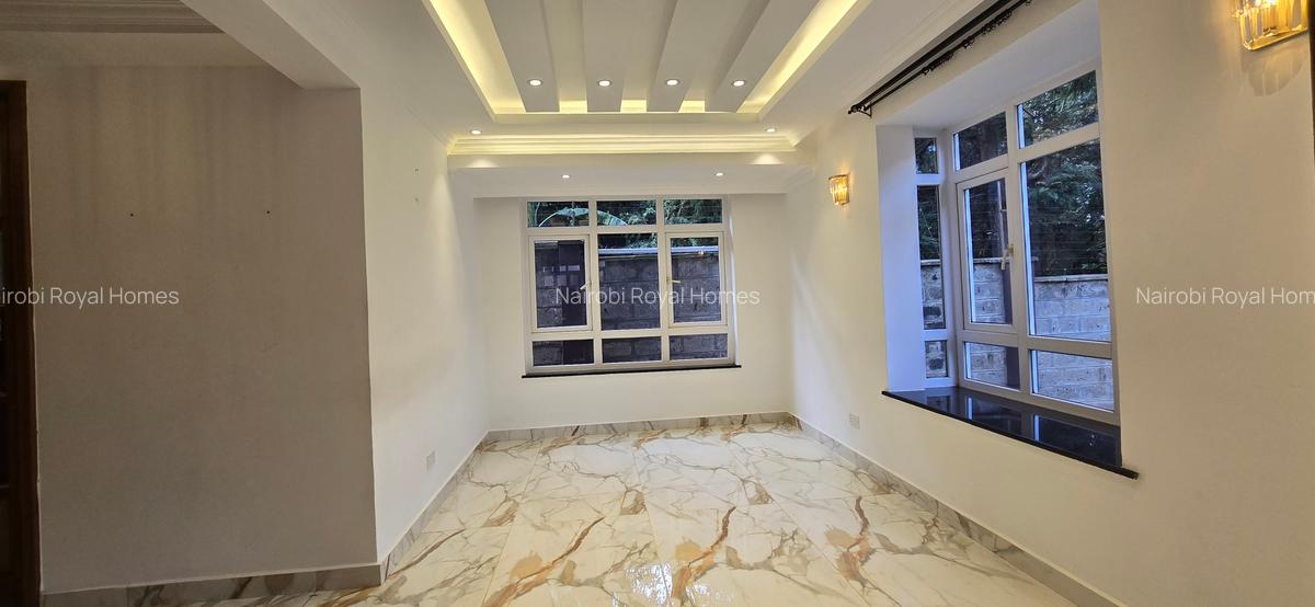 5 Bed Townhouse with En Suite at Lavington Green - 9