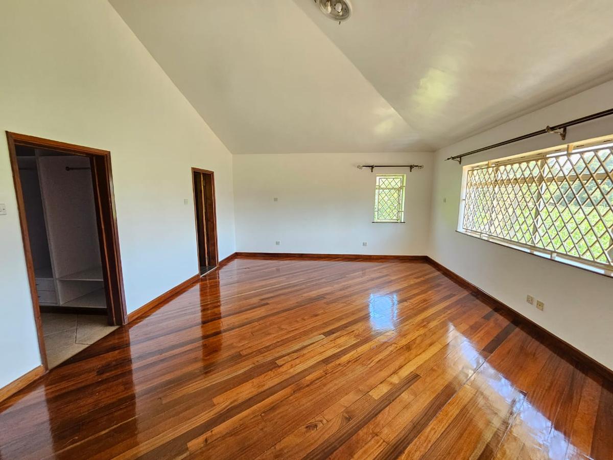 4 Bed House with En Suite in Runda - 10