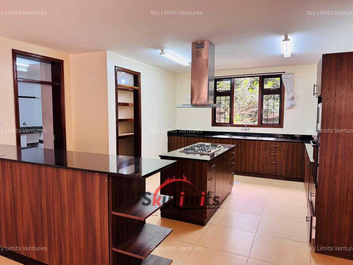 3 Bed Apartment with En Suite at Riverside Drive - 5
