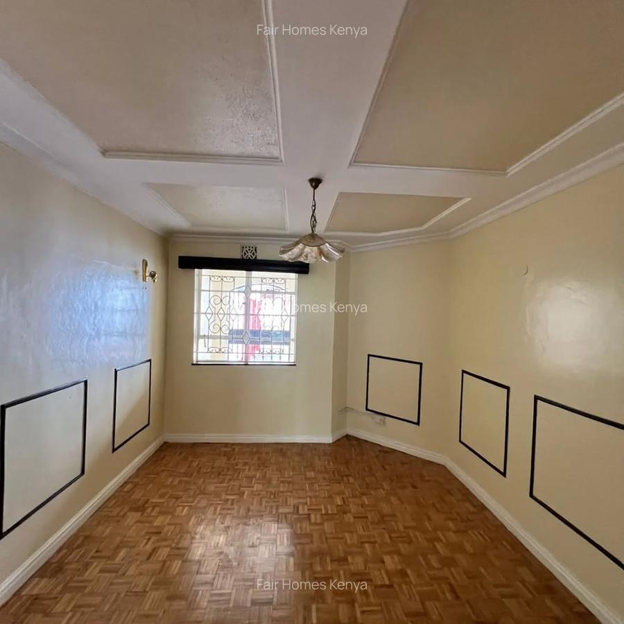 4 Bed Townhouse with En Suite at Valley Arcade - 11