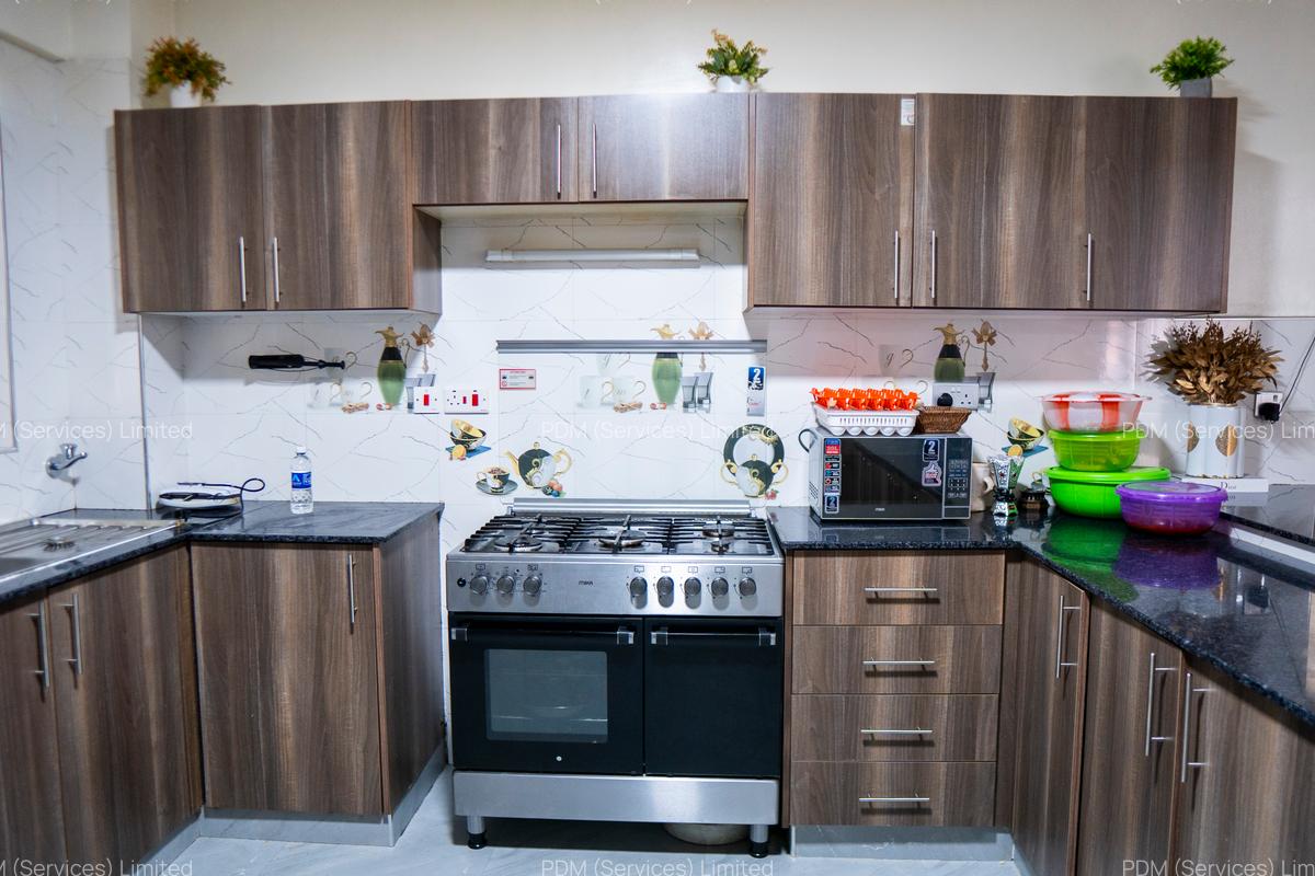 4 Bed Apartment with En Suite in Parklands - 6