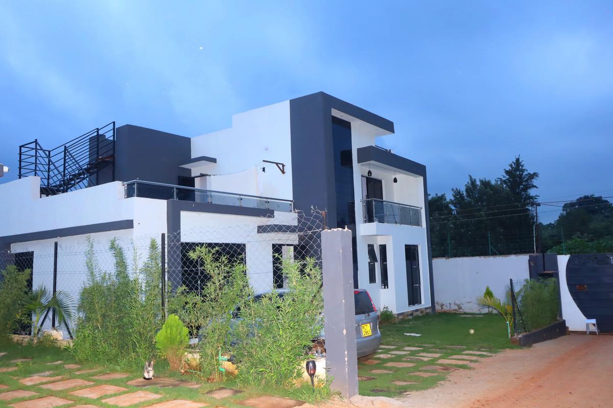 4 Bed Villa with En Suite at Mugutha Area - 11