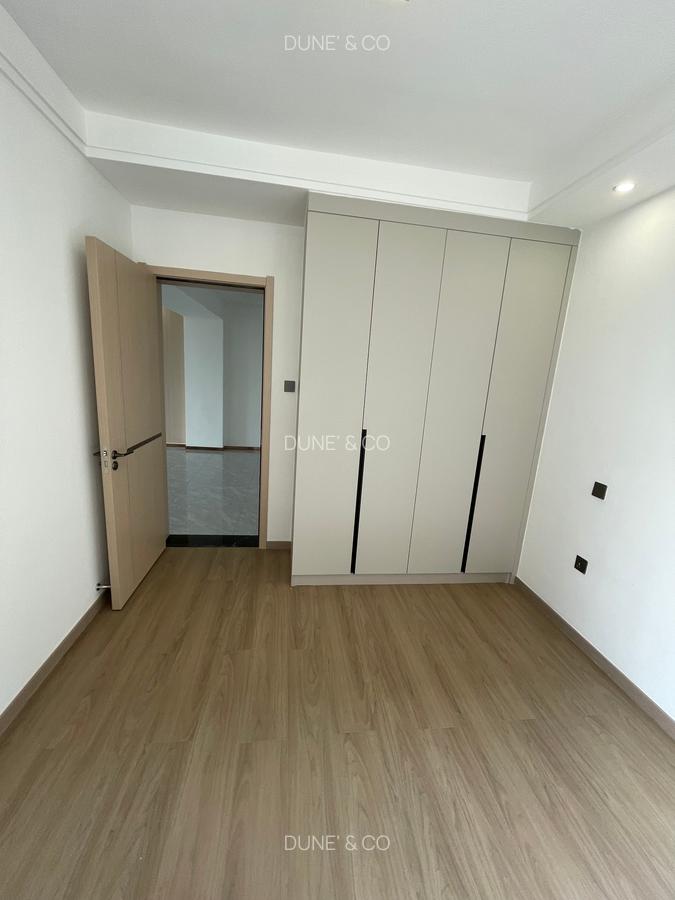 3 Bed Apartment with En Suite in Riverside - 11