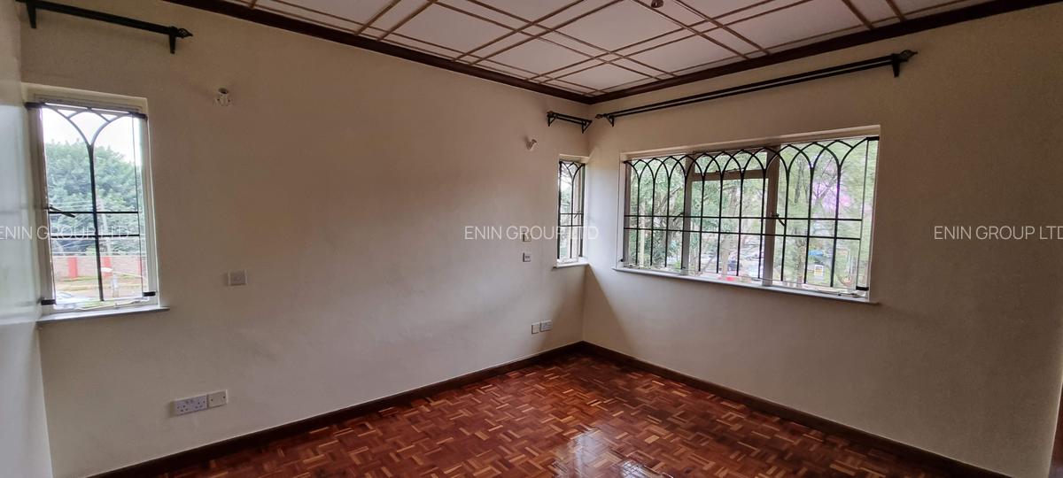 5 Bed Townhouse with En Suite at James Gichuru - 14