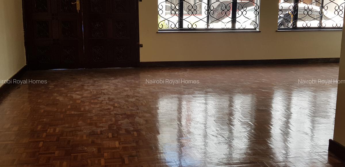 5 Bed Townhouse with En Suite at Yaya Center - 9
