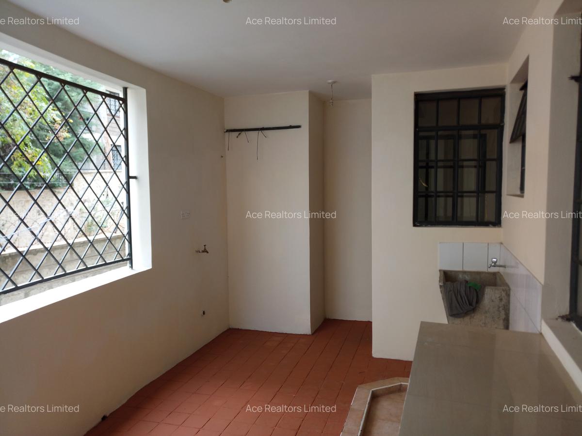3 Bed Apartment with En Suite at Mbaazi Avenue - 5
