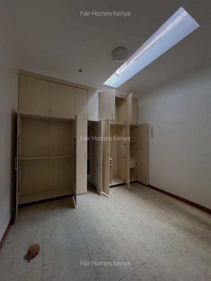 4 Bed Townhouse with En Suite at Riverside Drive - 8