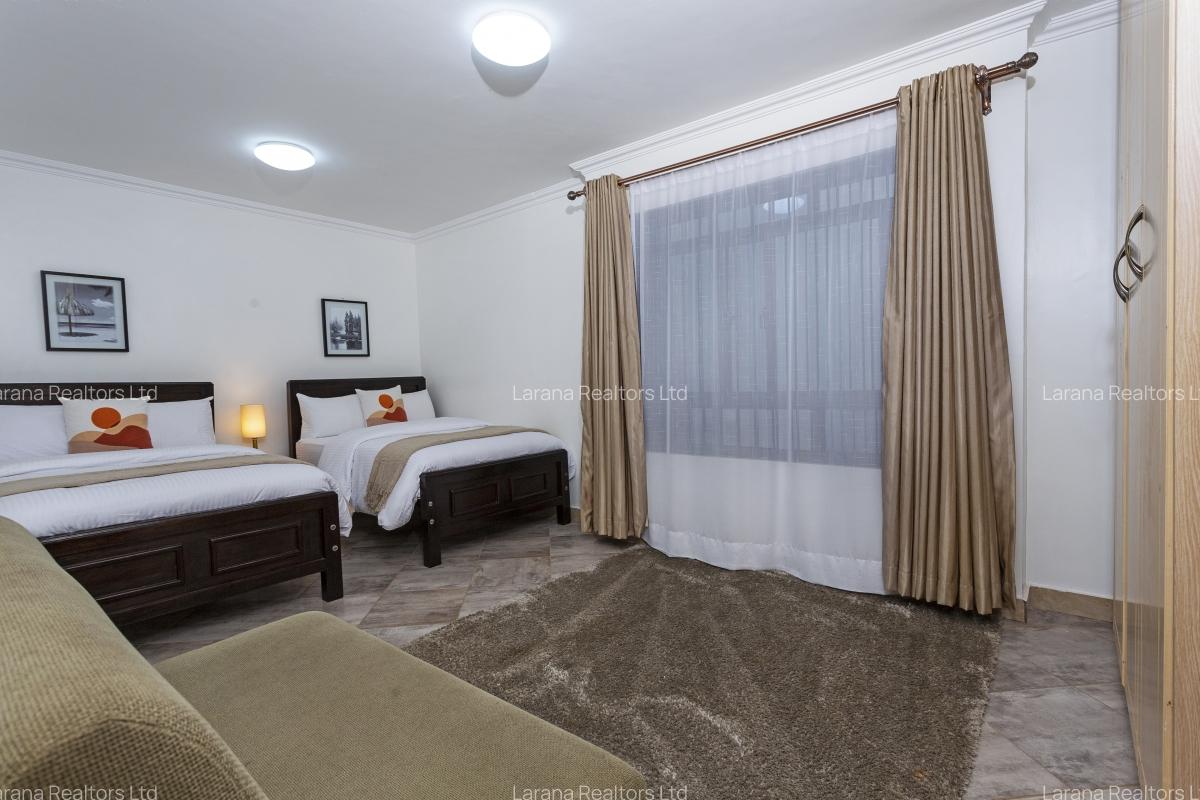6 Bed House with En Suite at Hillcrest Dr - 9