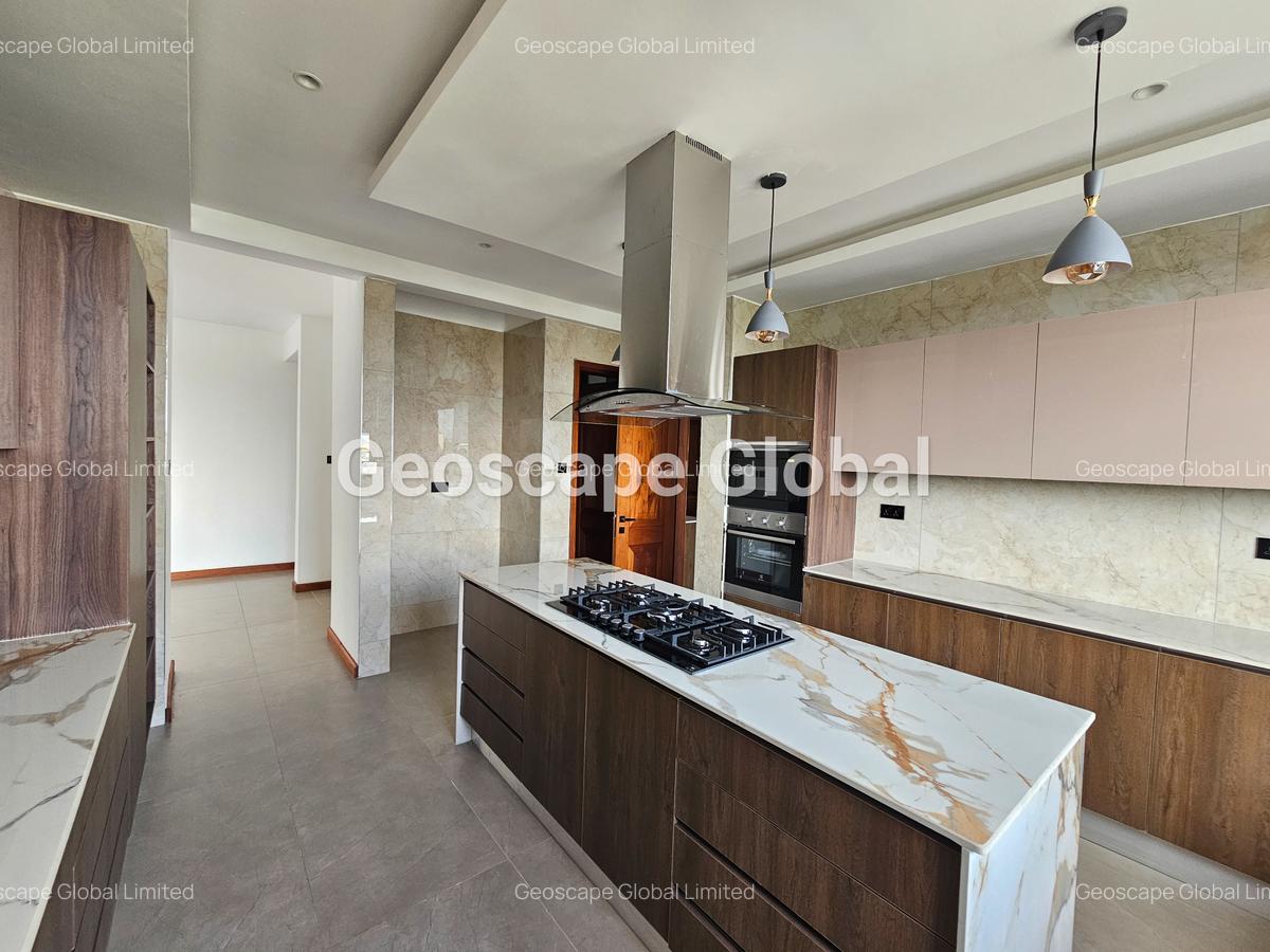 4 Bed Apartment with En Suite in Riverside - 3