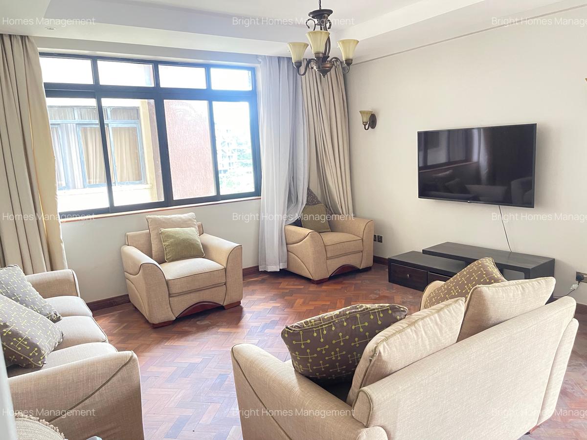 4 Bed Apartment with Swimming Pool in Riverside - 2