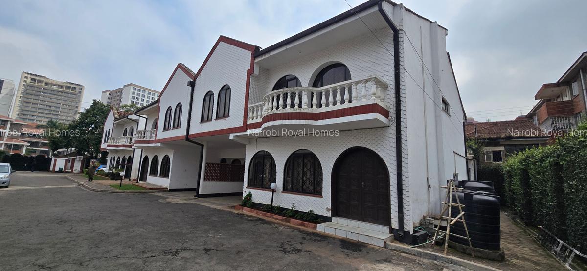 5 Bed Townhouse with En Suite at Kilimani - 3