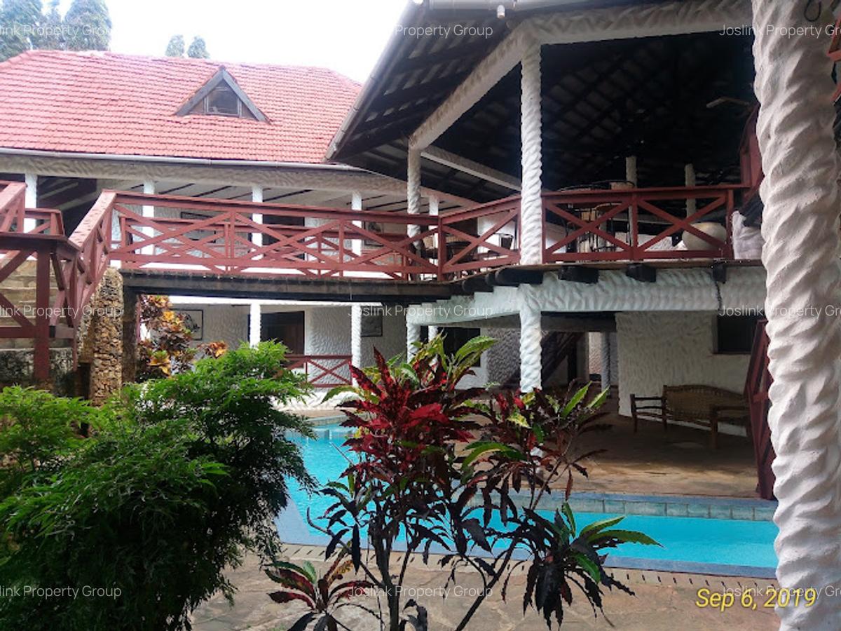 10 Bed Apartment in Nyali Area - 15