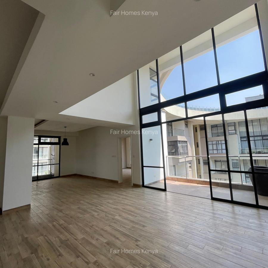 4 Bed Apartment with En Suite at Riverside Drive - 6