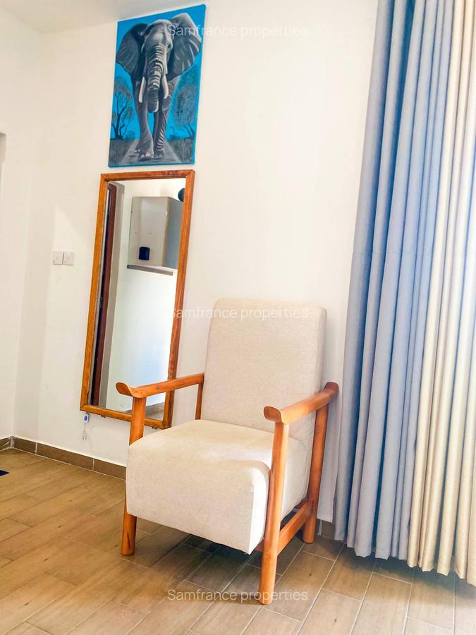 Serviced Studio Apartment with En Suite at Baobab Road - 3