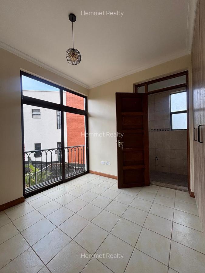 4 Bed Townhouse with En Suite in Kiambu Road - 9