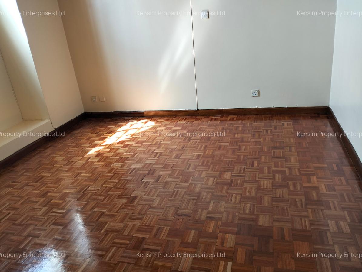 4 Bed Townhouse with En Suite in Lavington - 20