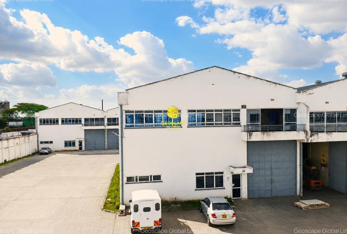 6,240 ft² Warehouse with Fibre Internet in Industrial Area - 1