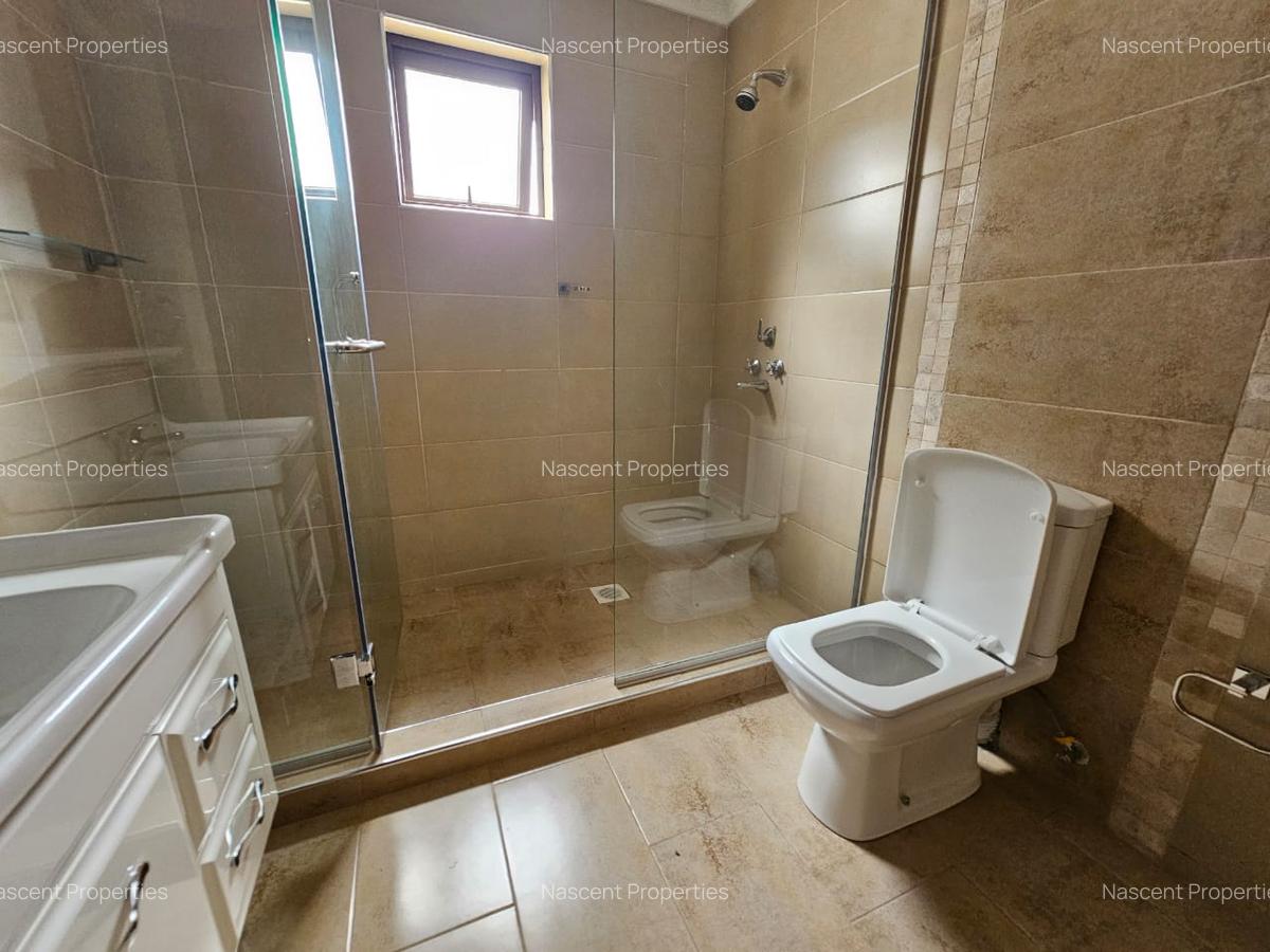 5 Bed Townhouse with En Suite in Lavington - 5