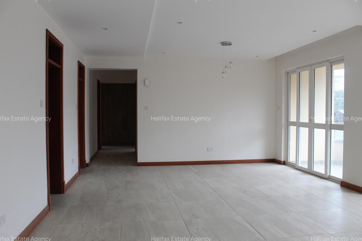 3 Bed Apartment with En Suite in Parklands - 5