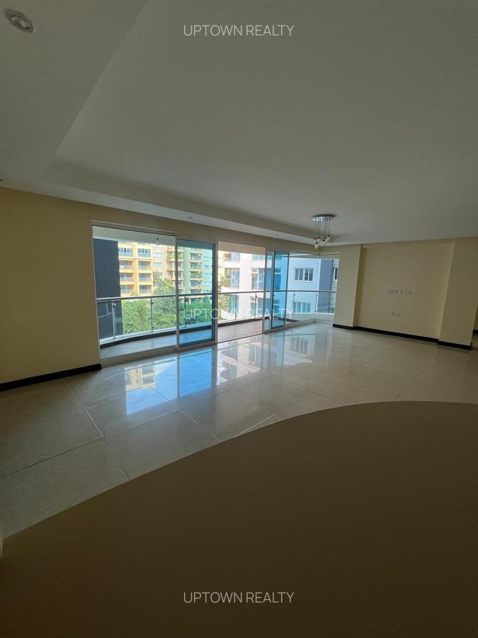 3 Bed Apartment with En Suite at Riverside - 10