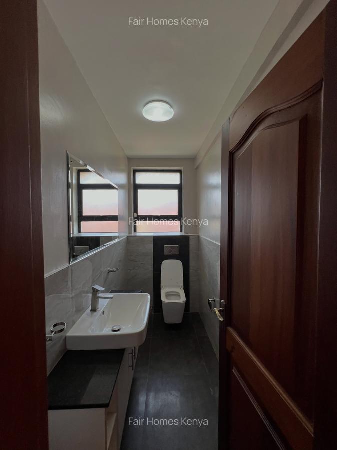 4 Bed Apartment with En Suite at Riverside Drive - 5