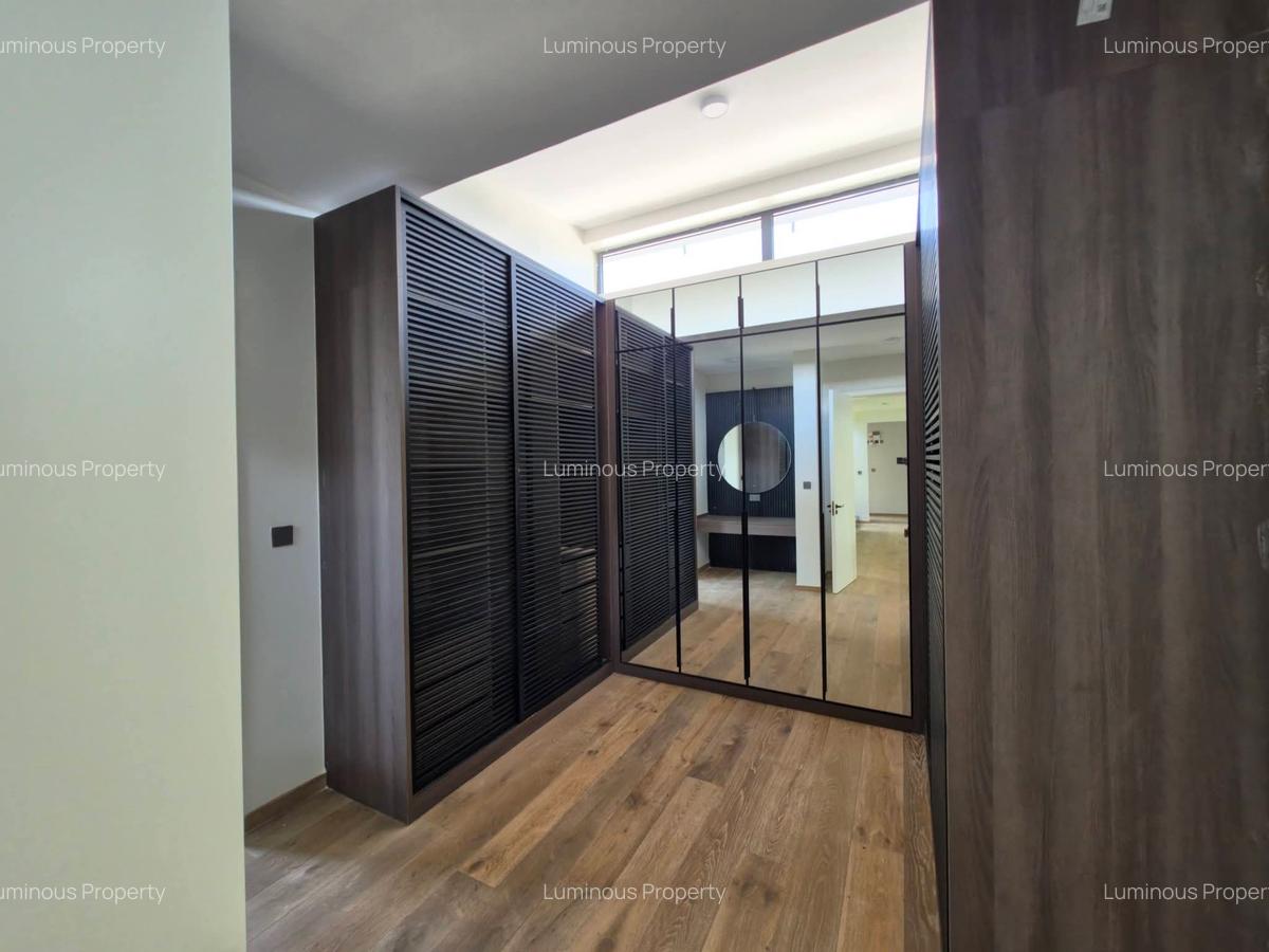4 Bed Townhouse with En Suite at Runda - 11