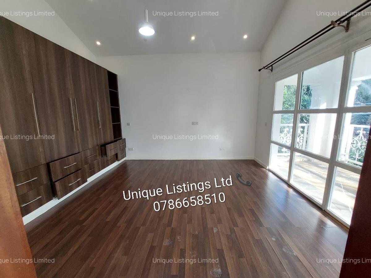 6 Bed House with En Suite in Runda - 12