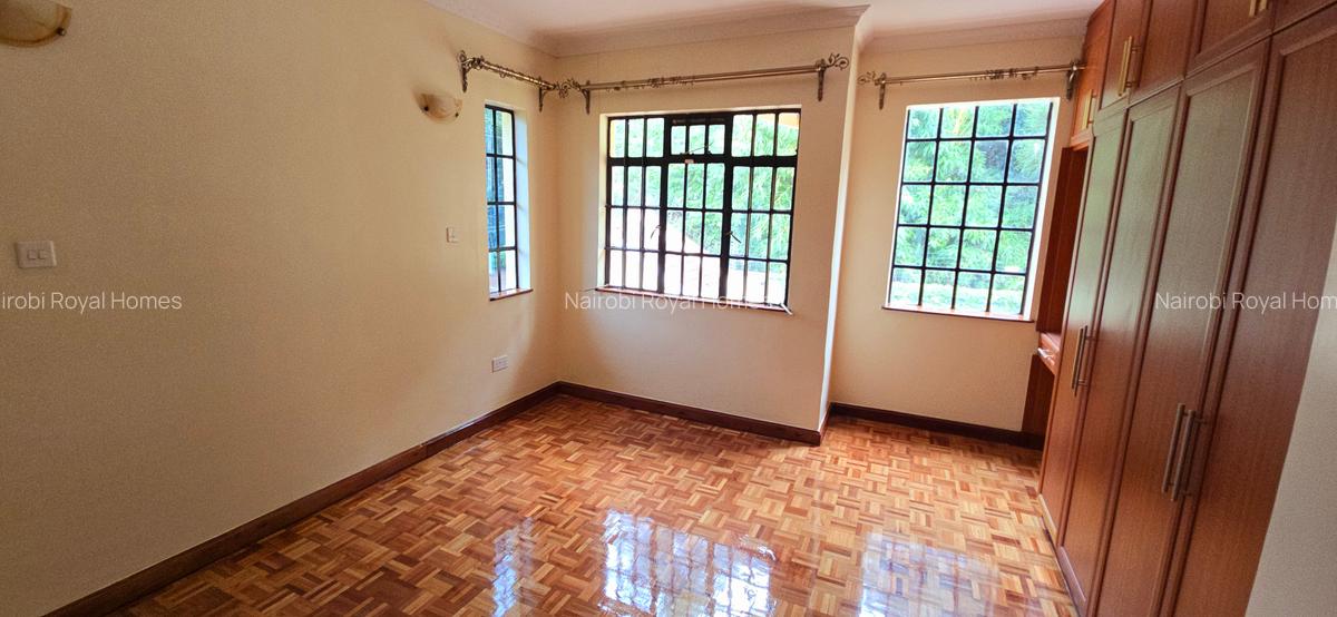 4 Bed Townhouse with En Suite at Lavington Green - 7