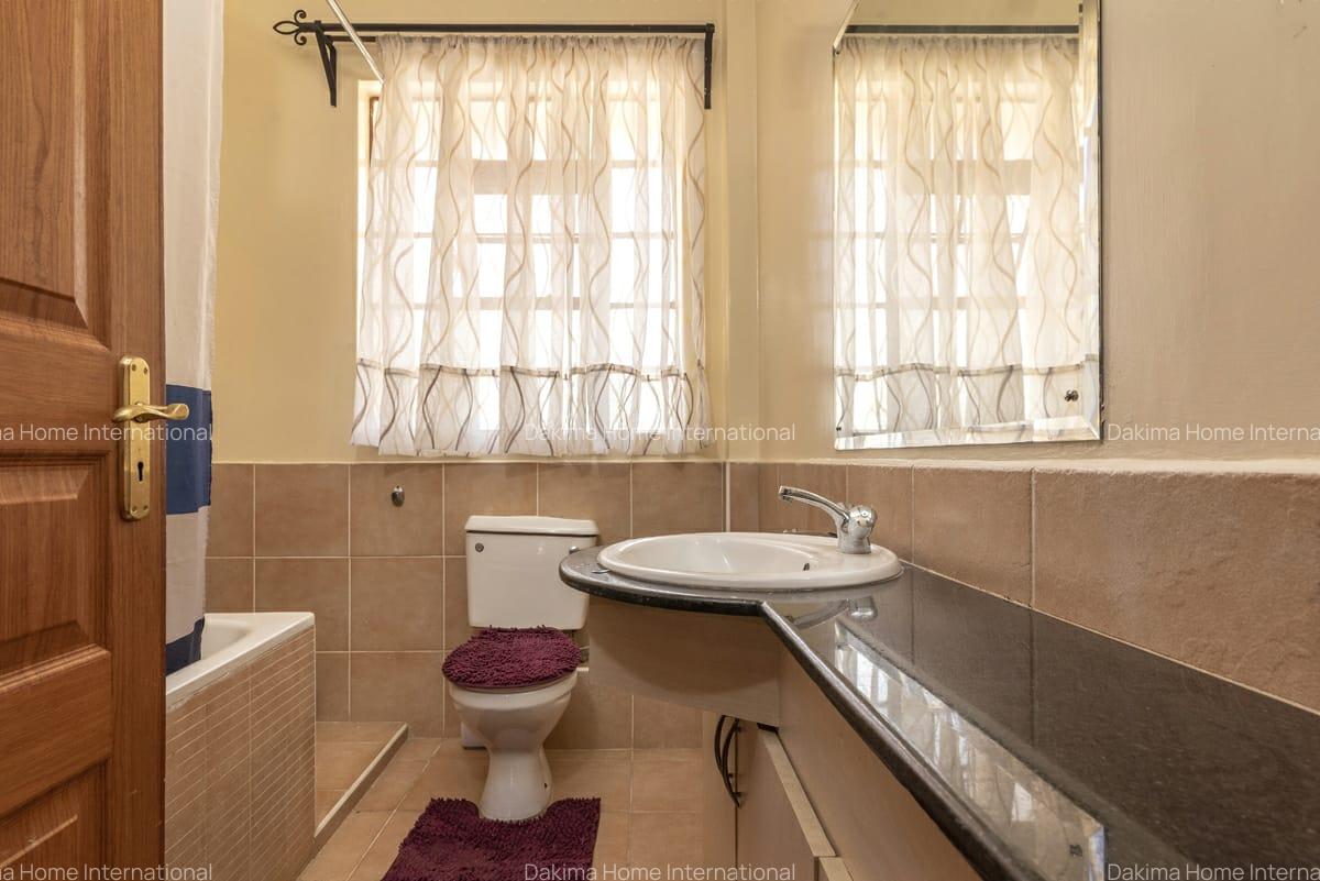 Furnished 2 Bed Apartment with En Suite in Rhapta Road - 12